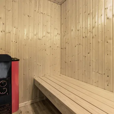 In With Sauna